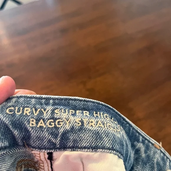 American Eagle Curvy super high rise jeans- size 6 extra short - Picture 3 of 3
